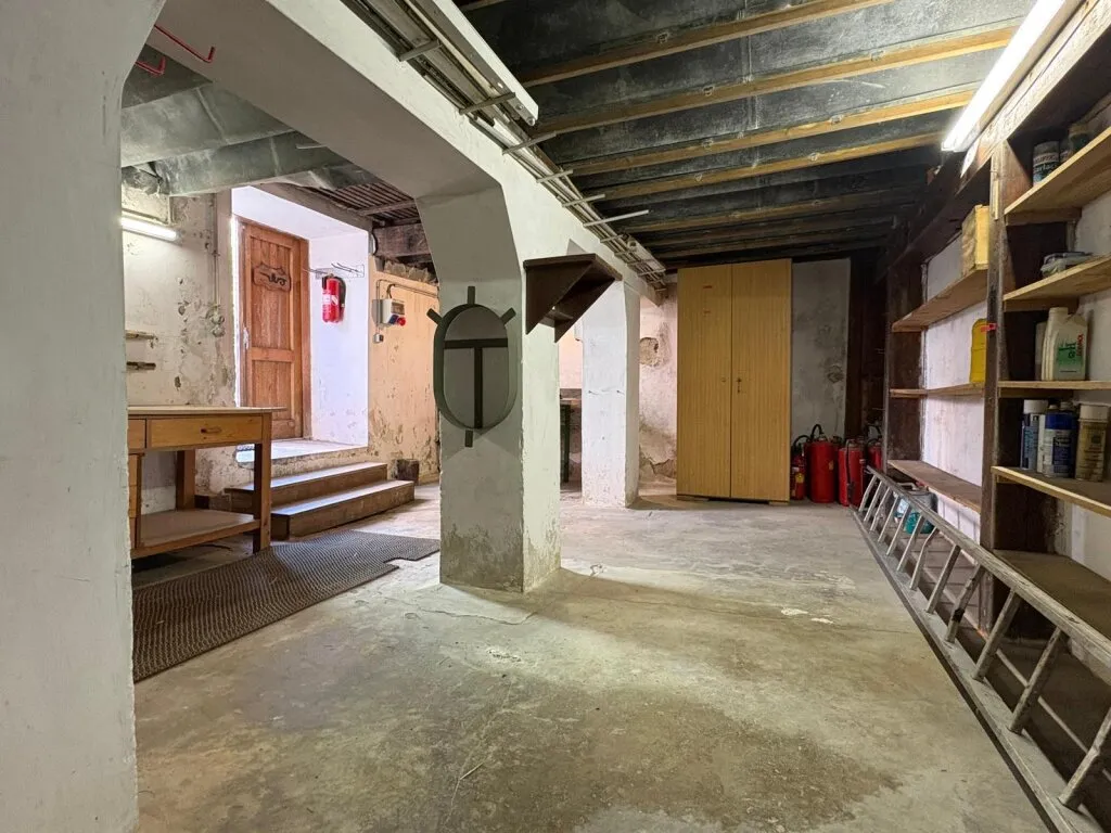 Große Fläche für Heimwerker, Bastler oder Lagerzwecke im Zentrum von Mistelbach ! - Ansicht 2