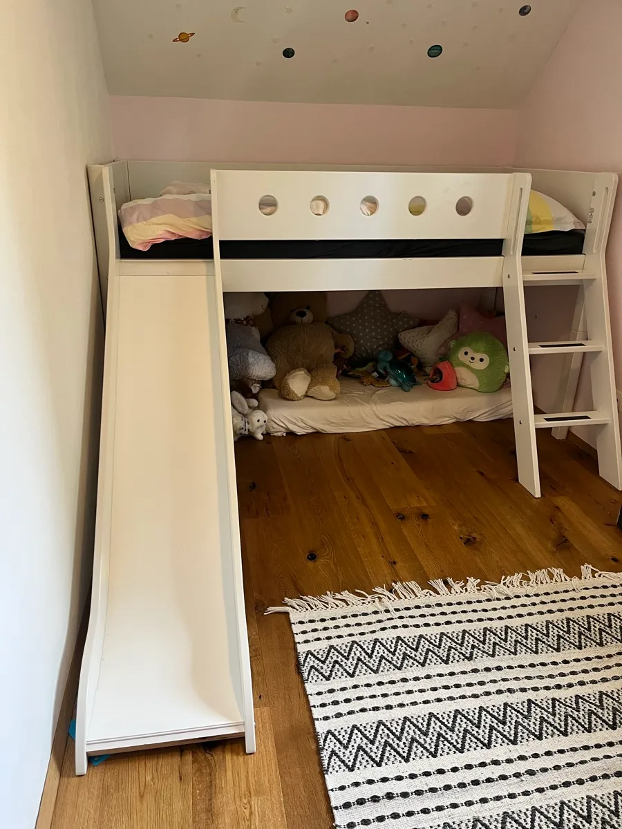 Hochbetten / Stockbetten - Kinderbetten / Matratzen (Zustand: Gebraucht)