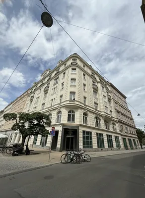 3-Zimmer-Wohnung mieten in Wien – 130,36 m², € 3.499