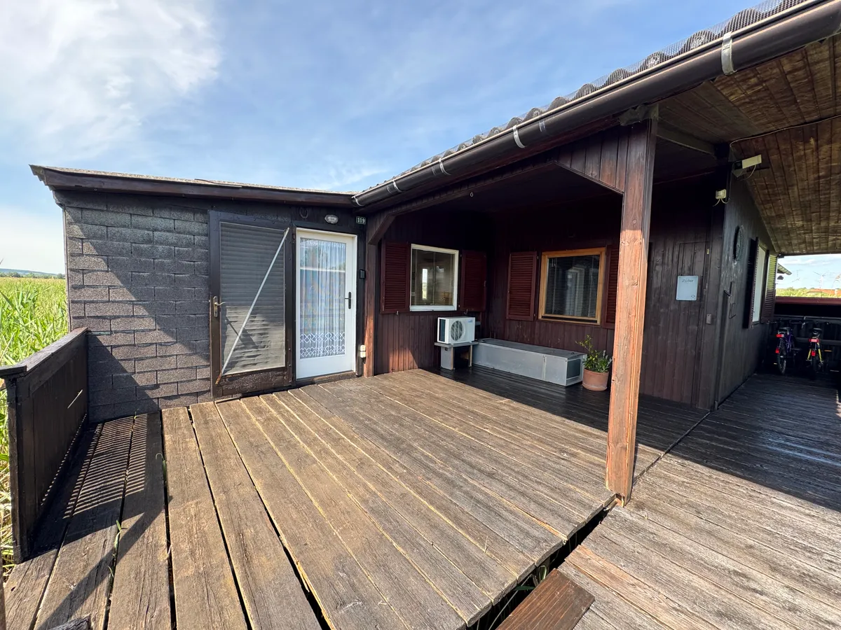 Gepflegtes Seehaus auf Eigengrund mit Bootsanlegeplatz - ein Ort zum Entspannen - Ansicht 2