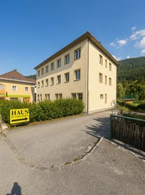 17-Zimmer-Immobilie kaufen in Lilienfeld – 570 m², € 585.000 – Bild 1 von 31