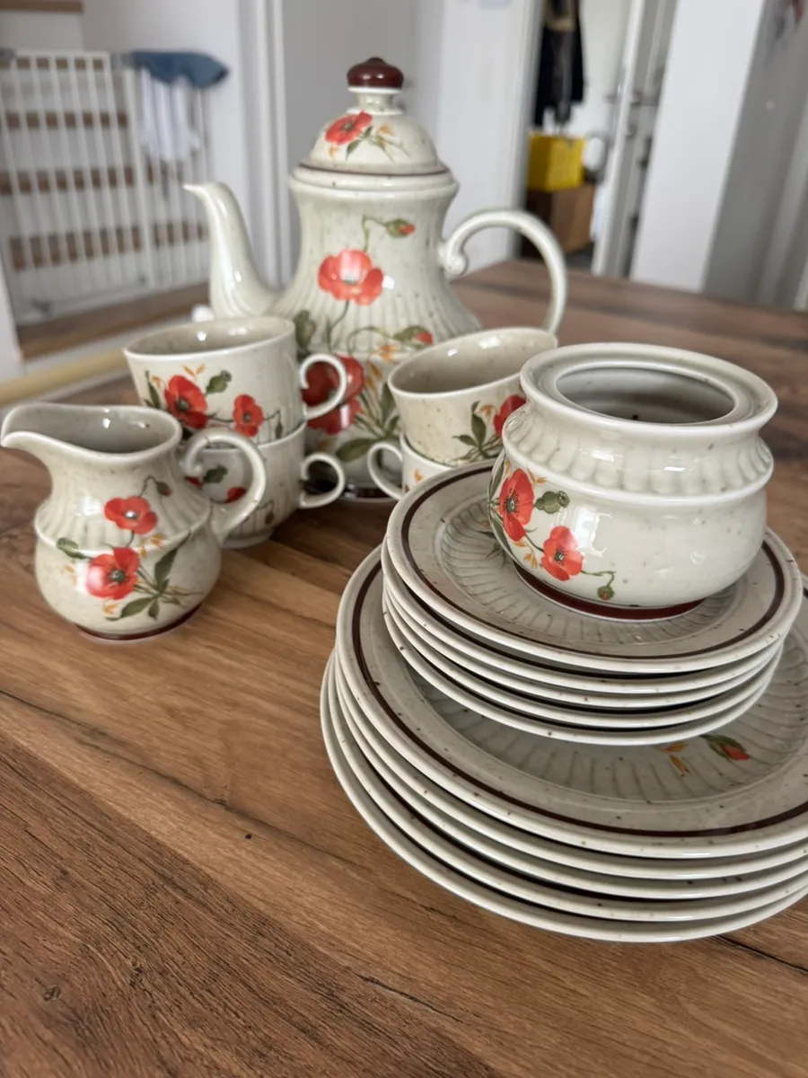 Geschirr Set Vintage, € 20,- (3100 St. Pölten)