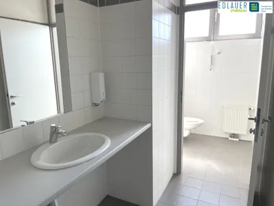 11-Zimmer-Gewerbeimmobilie mieten in Bruck an der Leitha – 748 m², € 8.377 – Bild 10 von 18
