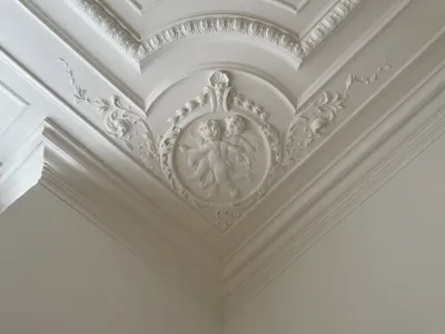 UNBEFRISTET: Klimatisierte, traumhafte Altbauwohnung in prominenter Lage / UNLIMITED: Air-conditioned, gorgeous apartment in a historic building in a prime location