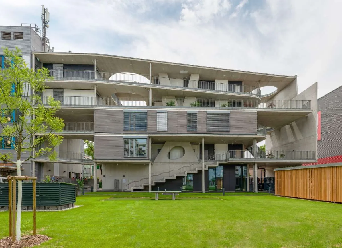 YOUNG & URBAN LIVING - Miete - 3 Zimmer - Vista 2