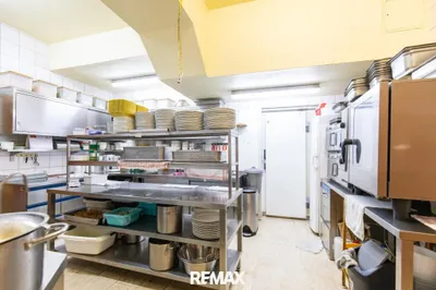 Gewerbeimmobilie kaufen in Bruck an der Leitha – 1 084 m², € 799.000 – Bild 7 von 27