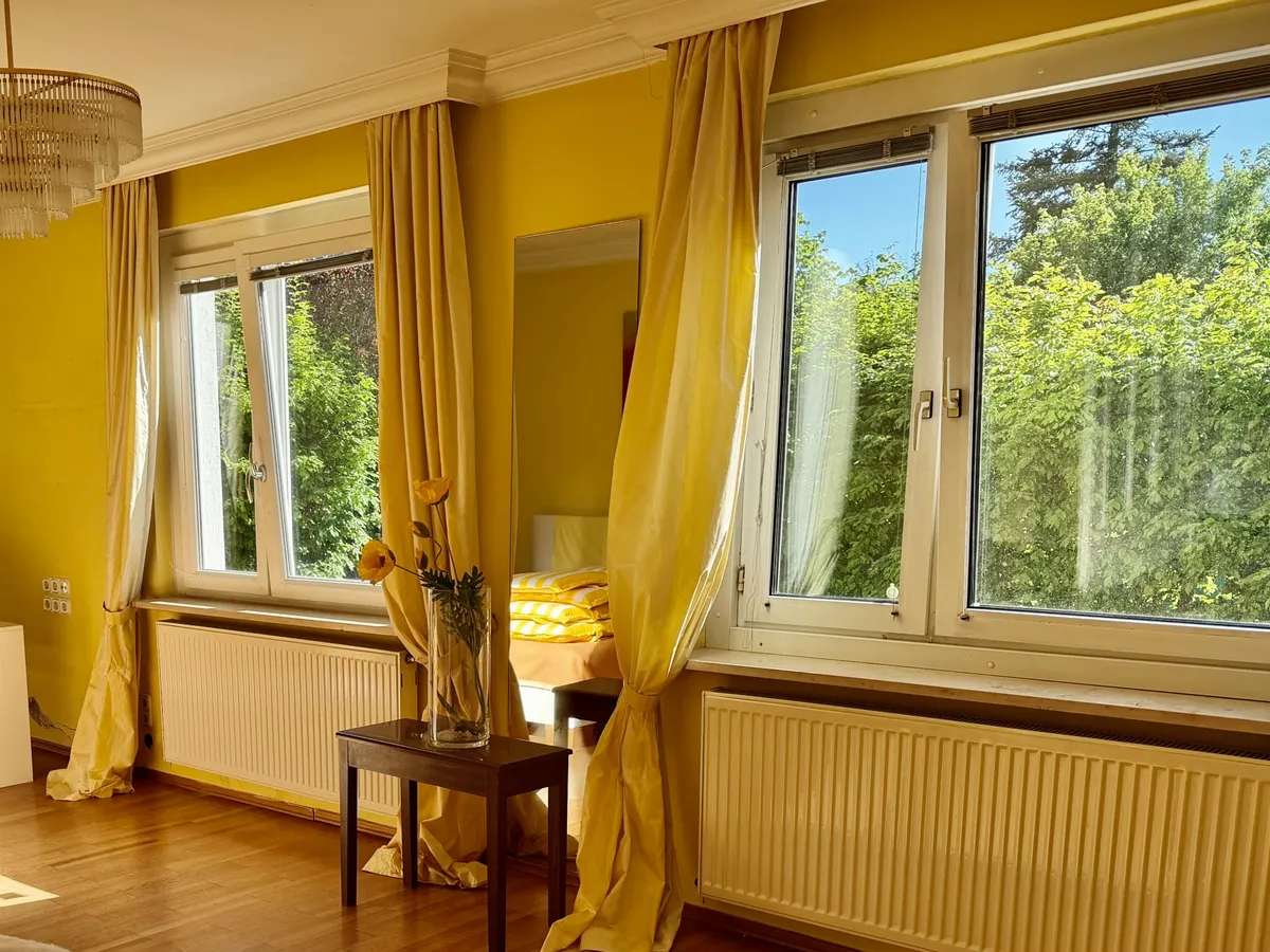 Großzügiges Einfamilienhaus am Rosenhügel mit Pool - Vista 2