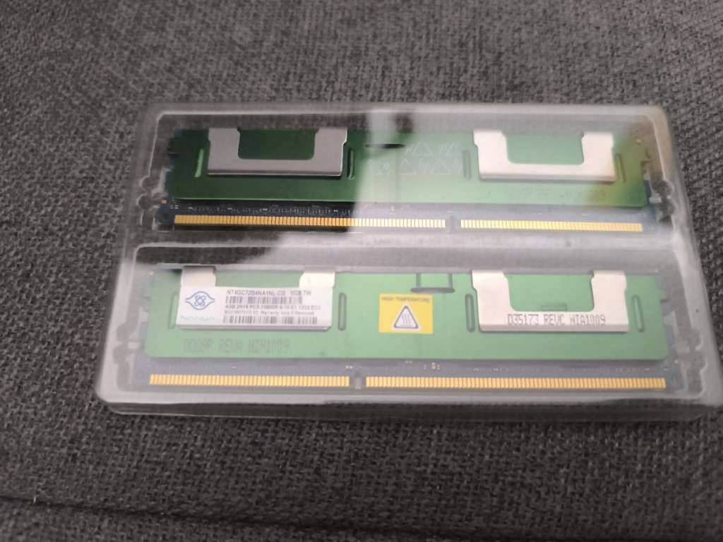 2x 4GB PC3-10600R ECC RAM