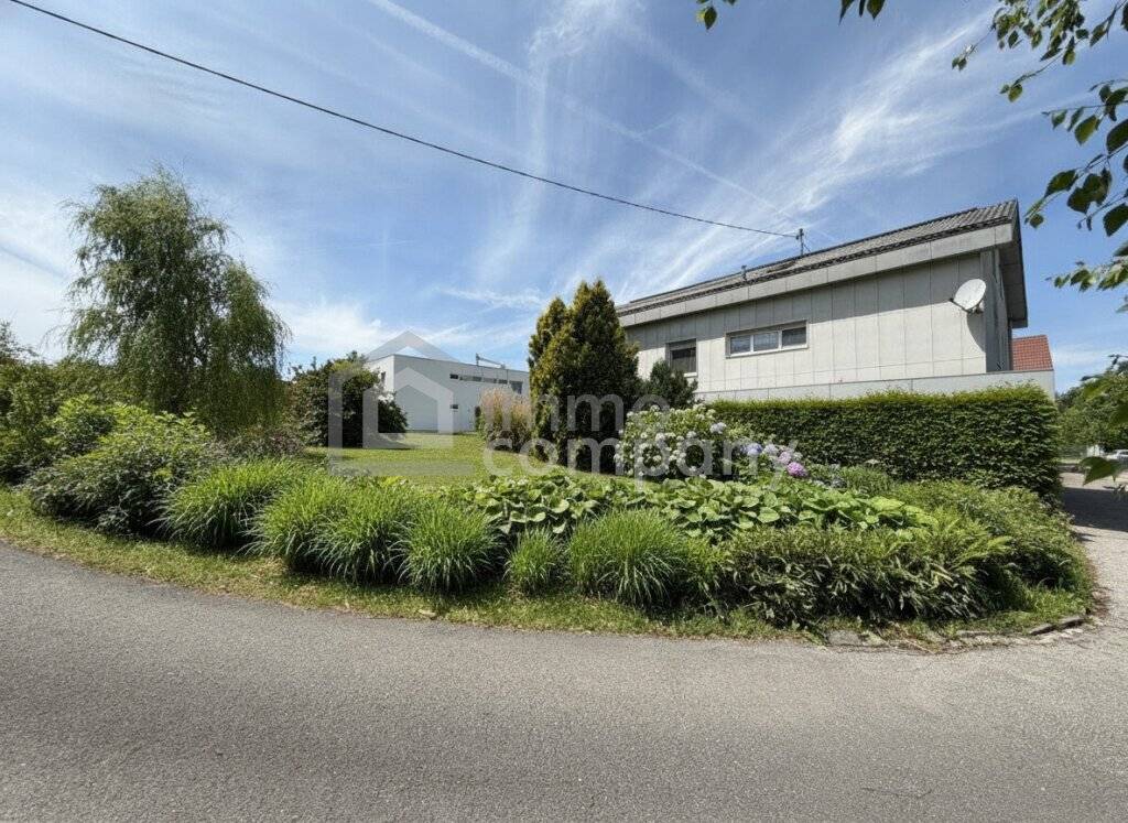 Wohnen und Arbeiten an einem Ort - Großflächiges Zweifamilienhaus in Pichl bei Wels! - Ansicht 3