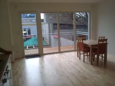 (reserviert) 2,5 Zimmer Wohnung mit KfZ Stellplatz 260m von U1 – Bild 2