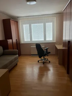 3-Zimmer-Wohnung mieten in Horn – 110 m², € 890 – Bild 2 von 7