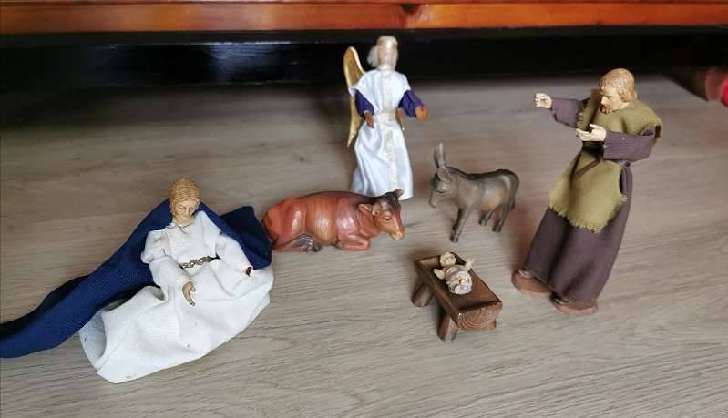 Antike Krippenfiguren, Handarbeit, Krippe