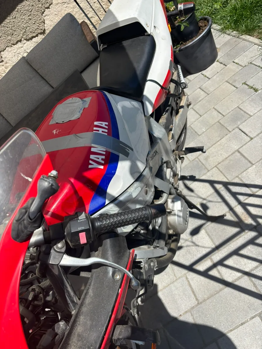 Yamaha FZR