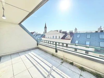 ERSTBEZUG NACH SANIERUNG | TERRASSENTRAUM | KLIMATISIERT | HELLE 3 ZIMMER | TOPLAGE NÄHE LANDSTRASSER HAUPTSTRASSE – Bild 2