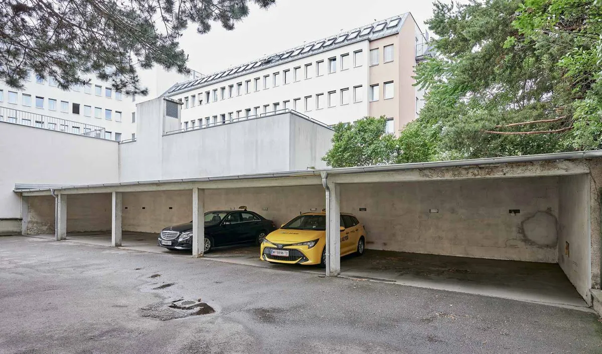 Überdachter Stellplatz im Innenhof - jetzt sichern! - Ansicht 3