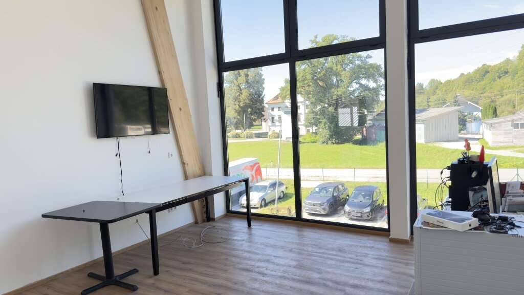 Attraktive Büro/Praxisfläche in Stauf: 27m² für nur EUR 666,67 inkl. BK, inkl. Strom, inkl. Parkplatz - Ansicht 2