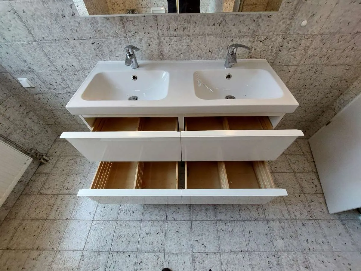 IKEA Badezimmer Waschbeckenschrank inkl. Doppelwaschbecken, € 80,- (9722 Weißenbach)