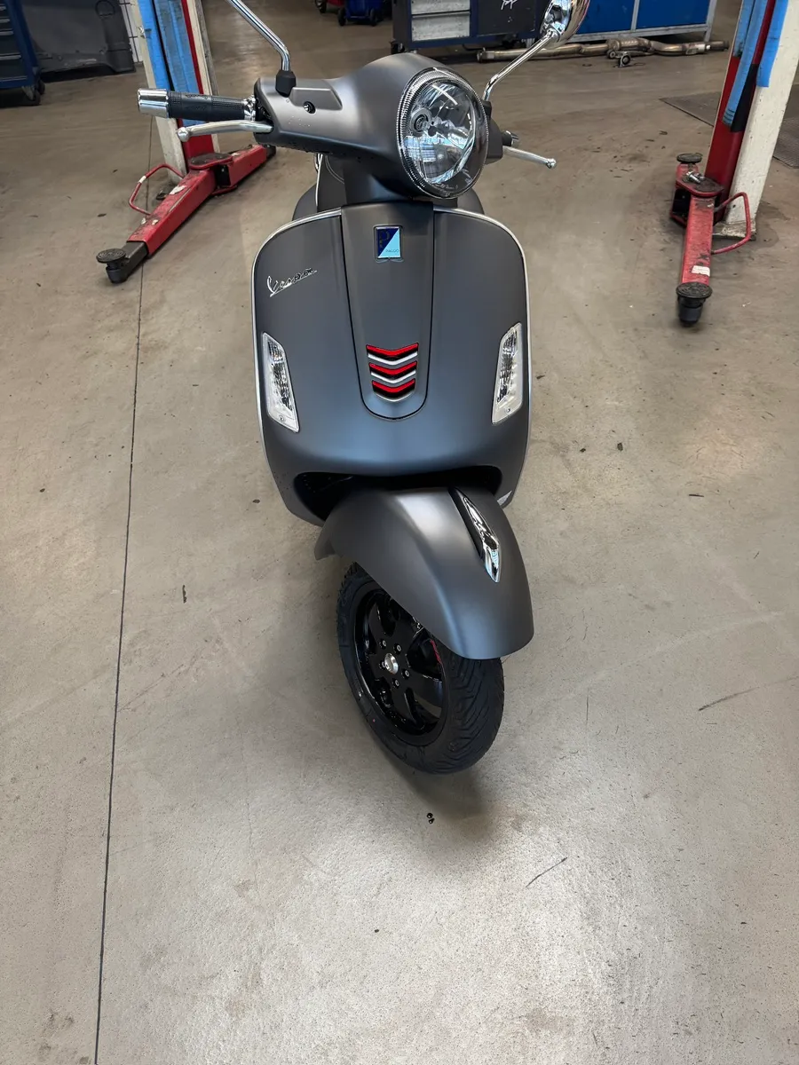 Vespa GTS