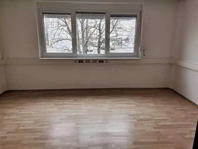 1-Zimmer-Gewerbeimmobilie mieten in Baden – 22 m², € 311 – Bild 2 von 3
