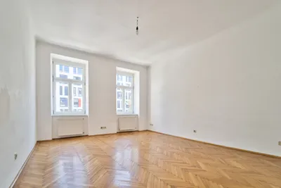 Schöne WG geeignete 2 ,5 Zimmerwohnung mit jeweils separaten Eingang