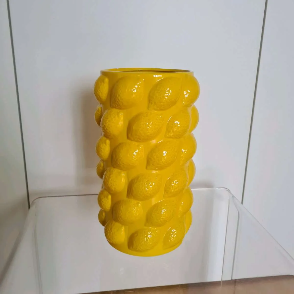 Extravagante Vase Zitronen Vase Keramik Vase Porzellan Vase Gelbe Vase Zitronen Vase Lemon Juice Vase Hohe Vase Große Vase Dekoration Gelbes Gefäß Design Vase Lemon Deko Zitronen Deko, € 20,- (1090 Wien)