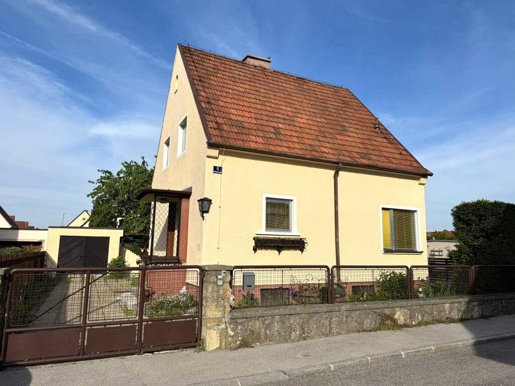 Charmantes Einfamilienhaus mit Garten in Neunkirchen - Sanierungsprojekt mit Potenzial!, Neunkirchen