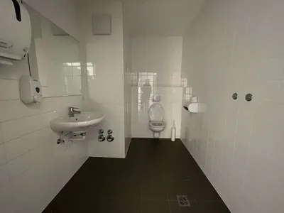 4-Zimmer-Gewerbeimmobilie mieten in Neusiedl am See – 125 m², € 1.850 – Bild 9 von 13