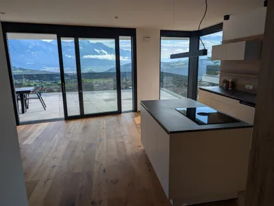 3-Zimmer-Wohnung mieten in Innsbruck-Land – 107,6 m², € 3.061 – Bild 2 von 8
