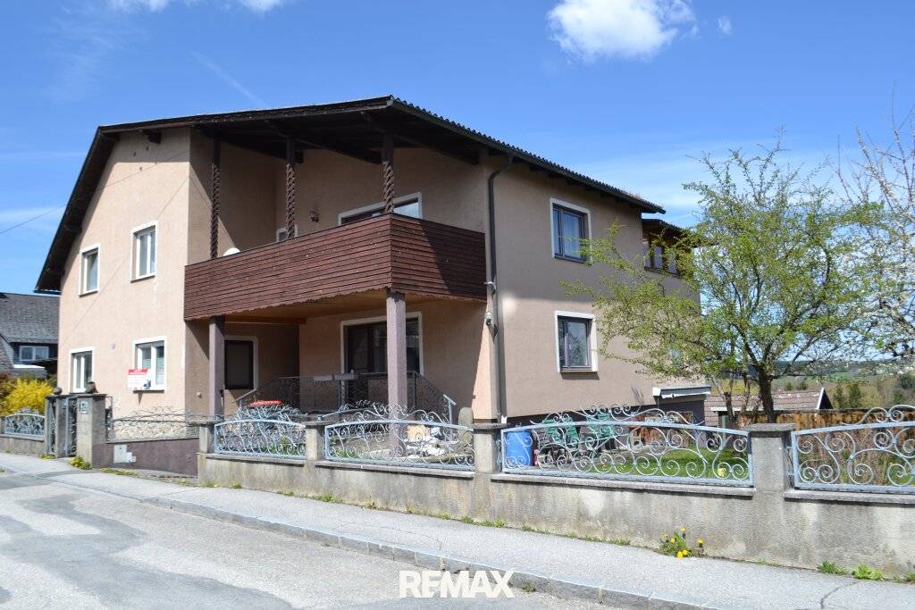 Großzügiges Haus mit Garten, Terrasse & Balkon - Ansicht 2