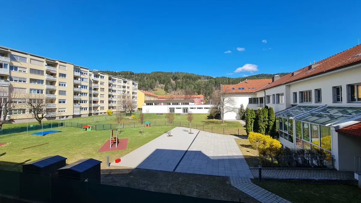 Zentrale Single-Wohnung mit großer Loggia - Ansicht 2