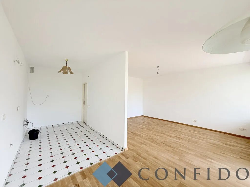 Großartig geschnittene 3 Zimmerwohnung mit Loggia und Grünblick - Ansicht 3