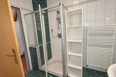 5-Zimmer-Wohnung mieten in Gmunden – 169,57 m², € 1.820 – Bild 10 von 11