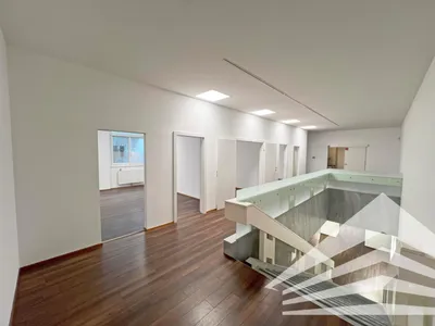 Gewerbeimmobilie mieten in Linz – 300 m², € 3.490 – Bild 6 von 14