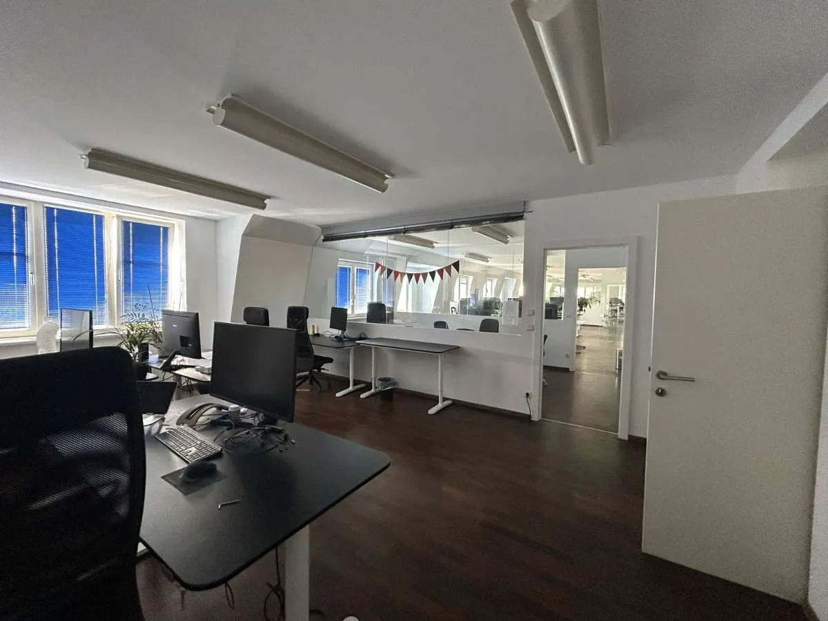 Top Blick zur Votivkirche - gekühltes DG-Büro - Ansicht 3