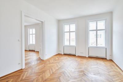 Stilvoller Altbau in begehrter Lage - Erstbezug nach Generalsanierung