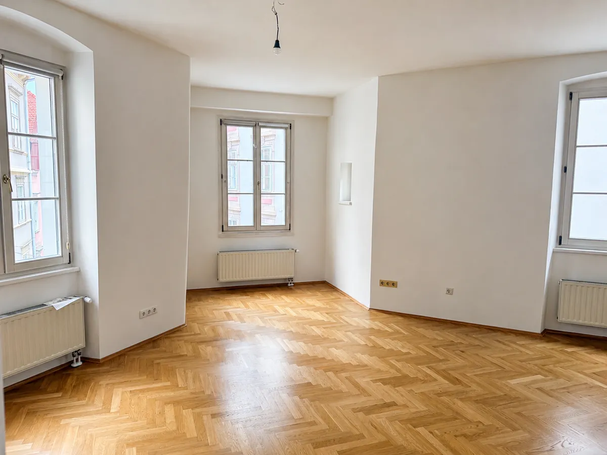 Altstadtwohnen in der Sporgasse: helle Altbauwohnung mit Wohnsalon, Wohnküche & Lift - Ansicht 2