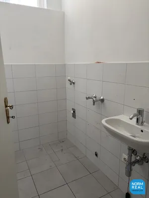 6-Zimmer-Gewerbeimmobilie mieten in Wien – 196 m², € 4.416 – Bild 16 von 17