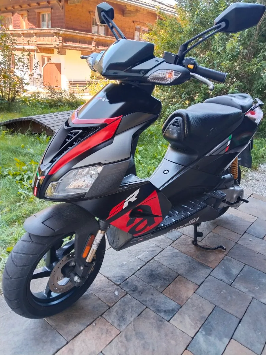 Aprilia SR