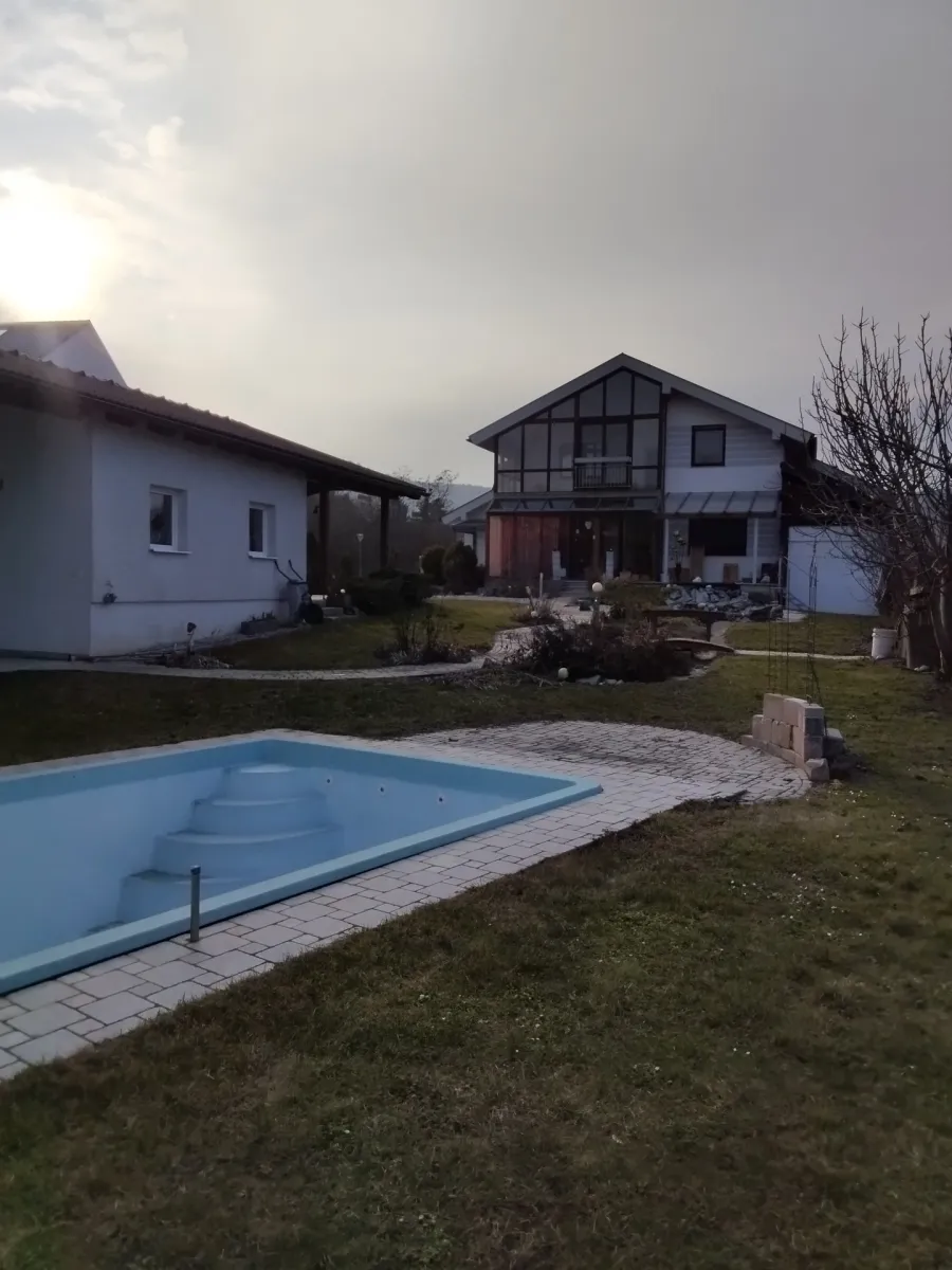 WIESEN , schöne Ruhelage, traumhafte Liegenschaft mit Wintergarten, Pool, Biotop, 4 Garagen etc. (Provisionsfrei) - Widok 2