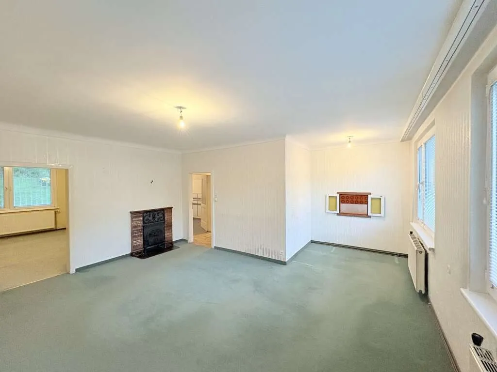 Sanierungsbedürftige 4-Zimmer Wohnung in perfekter Kombination aus Stadt und Land! - Widok 2