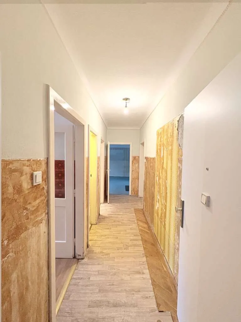 Sanierungsbedürftige 4-Zimmer Wohnung in perfekter Kombination aus Stadt und Land! - Widok 3