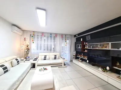 5-Zimmer-Haus kaufen in Neunkirchen – 130 m², € 395.000 – Bild 4 von 23
