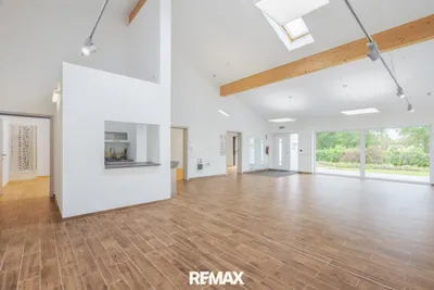 7-Zimmer-Gewerbeimmobilie kaufen in Perg – 248 m², € 629.000