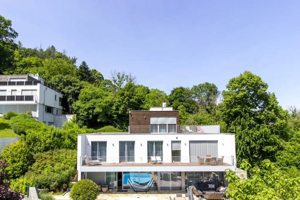 Ruhelage beim Wienerwald - Moderne Villa mit eigenem Aufzug und Pool - Ansicht 3