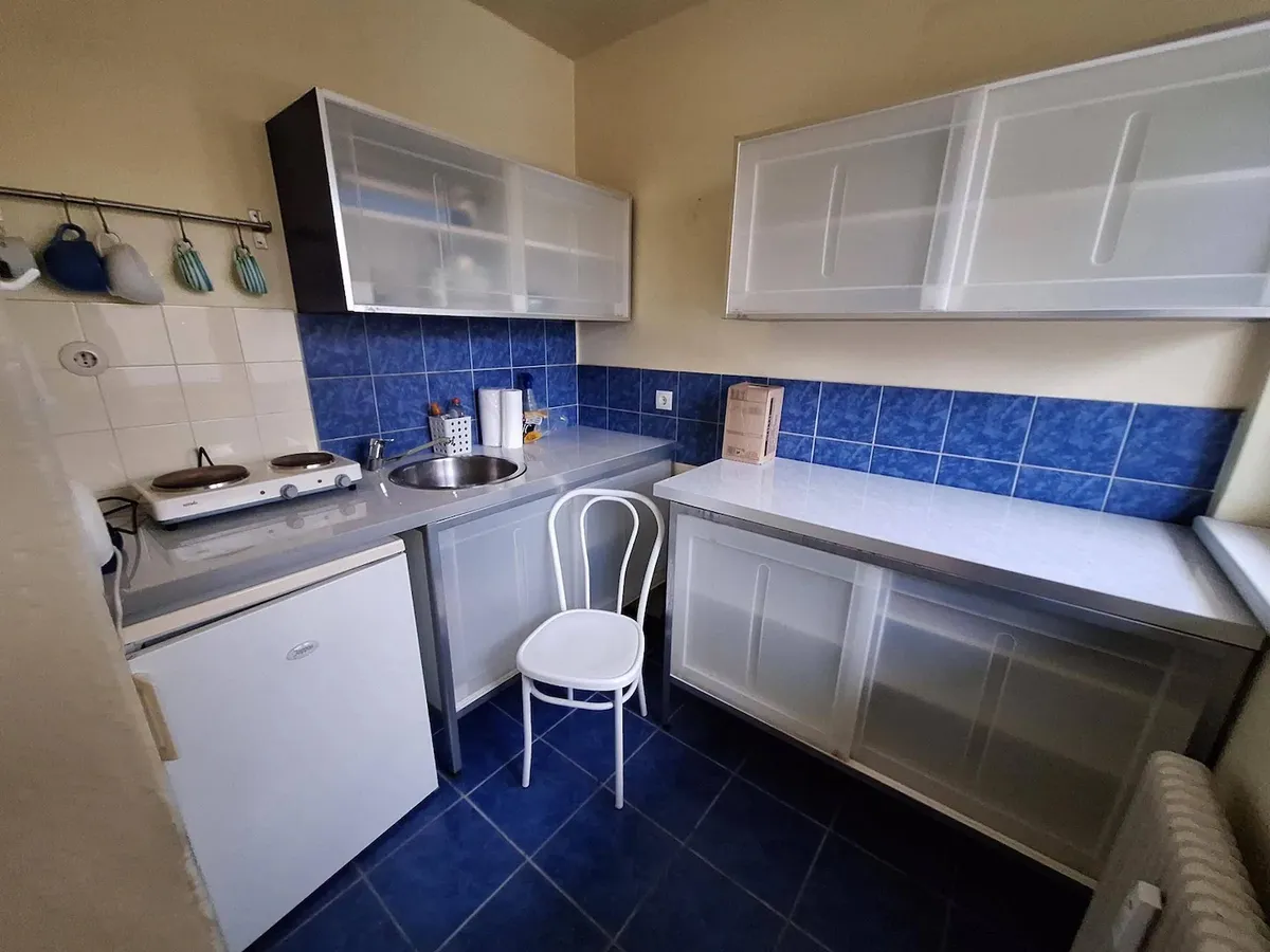 Garconniere mit Balkon und Parkplatz, voll möbliert - Ansicht 3