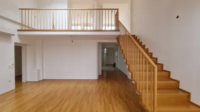Dachgeschoßwohnung, 3 Schlafzimmer, Nähe Votiv Kirche
