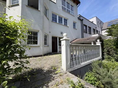 Neuwertige 4-Zi-Wohnung mit Terrasse, Kamin & Stellplatz in 1140 Wien zu mieten! – Bild 2