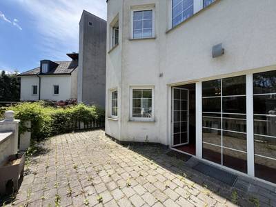 Neuwertige 4-Zi-Wohnung mit Terrasse, Kamin & Stellplatz in 1140 Wien zu mieten! – Bild 3