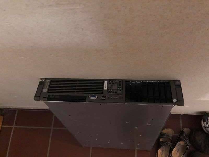 HP ProLiant DL385 G2 Server mit 2x AMD CPUs