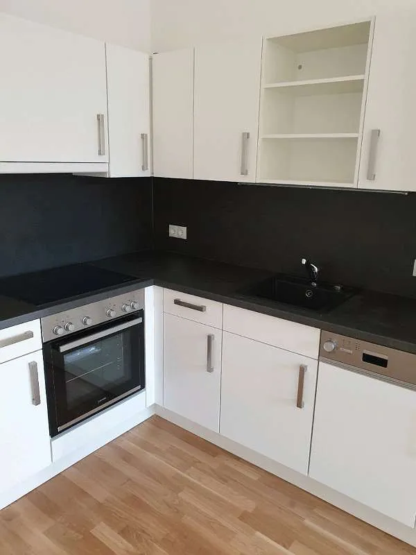 Hochwertig sanierte 2 Zimmer- Altbauwohnung mit Balkon & Innenhofruhe - Bestlage Nähe Kaiser-Josef-Platz / TU Graz - Widok 3